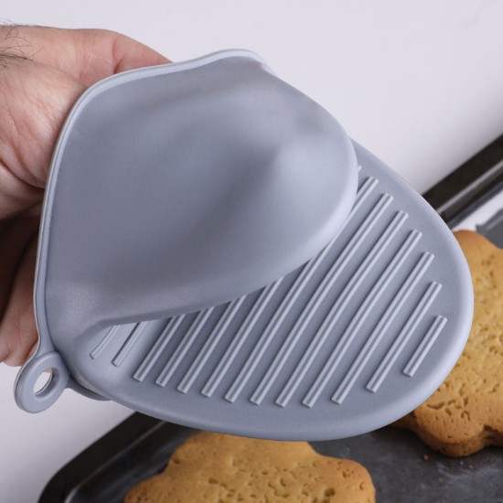 Lil Pinch Silicone Oven Mitt - 24-Hour Production
