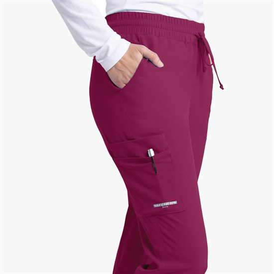 Skechers Four Pocket Jogger Scrub Pants - Women's Petite